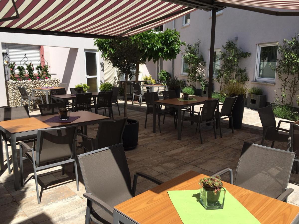 Garni-Hotel Goldenes Lamm Dudenhofen Dış mekan fotoğraf